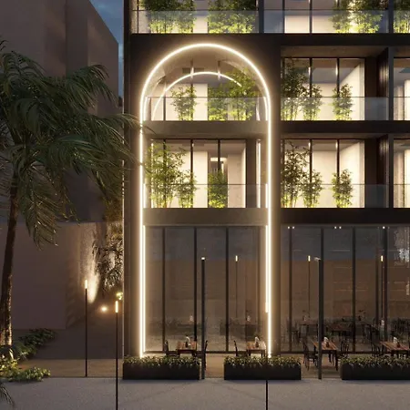 Latyrian Hotel